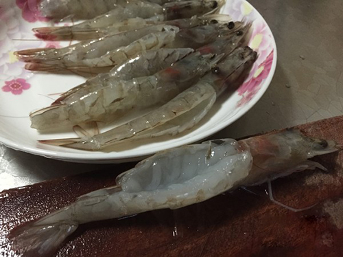 蒜蓉开背虾做法1