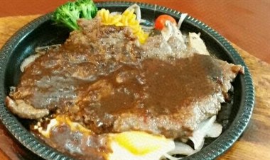 黑椒牛排板烧饭